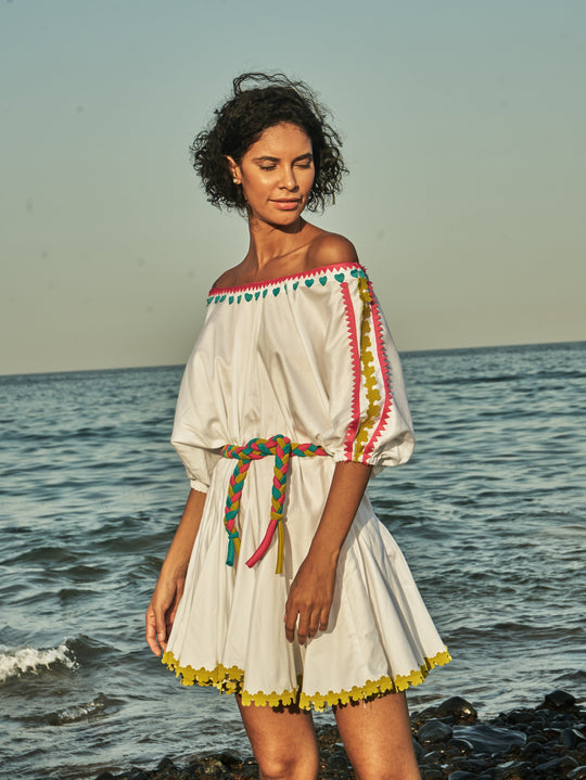 JUNIPER Offshouder Appliqué Dress