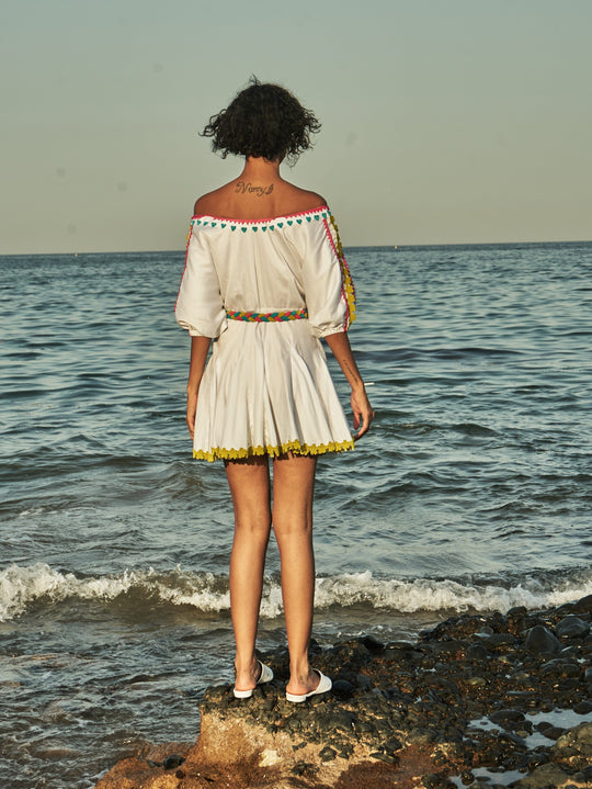 JUNIPER Offshouder Appliqué Dress