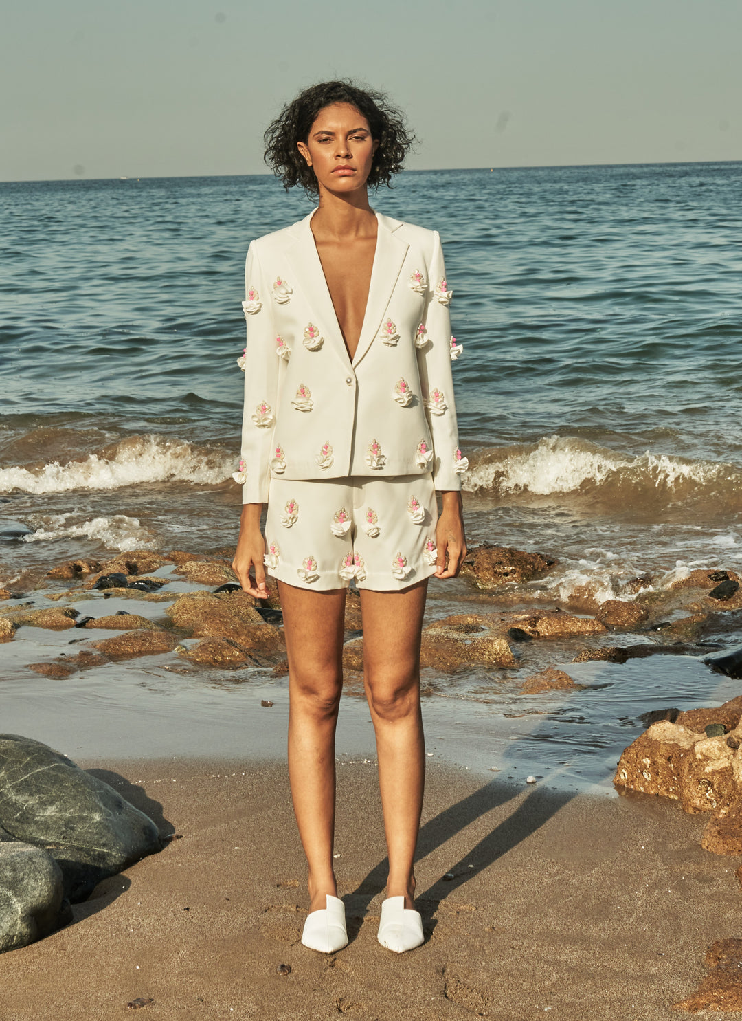 FLEUR Embellished Short-Suit
